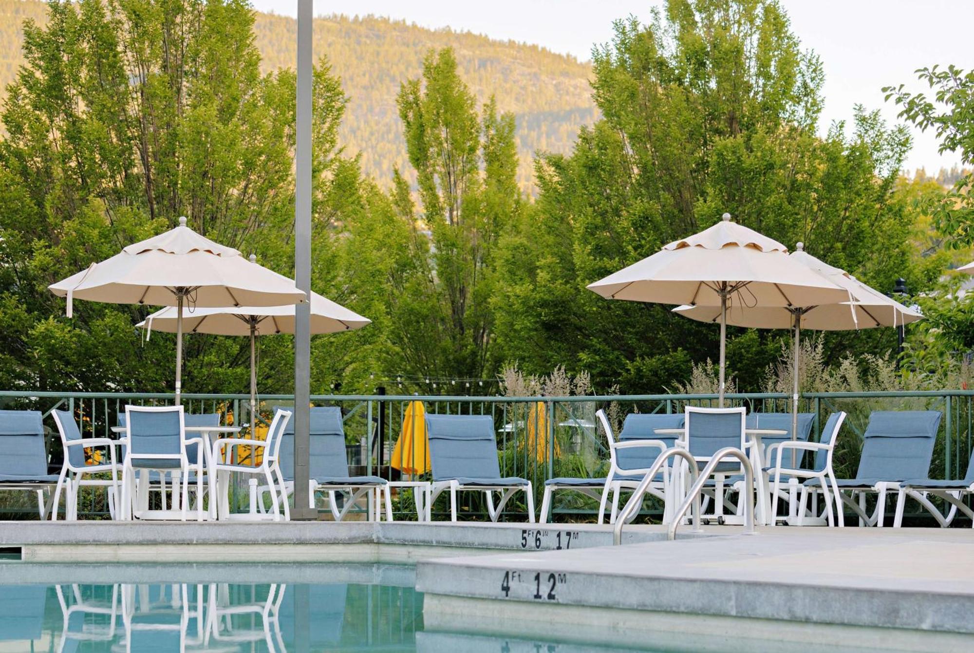 Balcomo, A Ramada By Wyndham Hotel Penticton Bagian luar foto